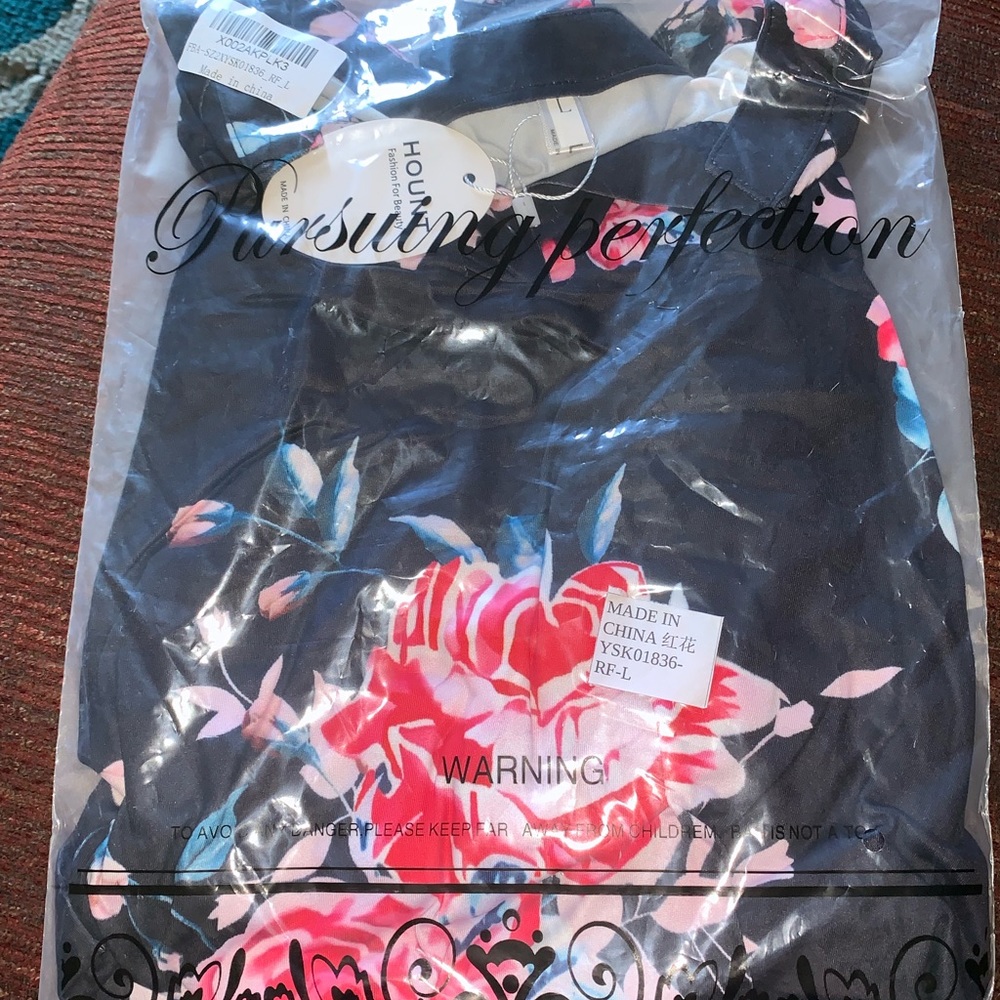 Floral Top - Picture 4 of 5